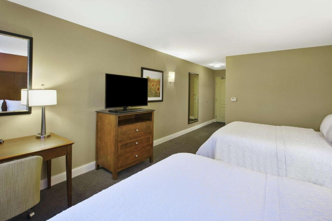 Hampton Inn & Suites Wichita-Northeast Екстер'єр фото