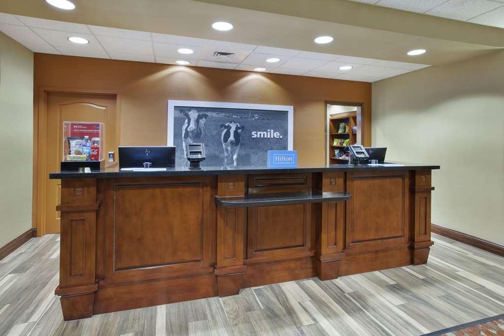 Hampton Inn & Suites Wichita-Northeast Інтер'єр фото