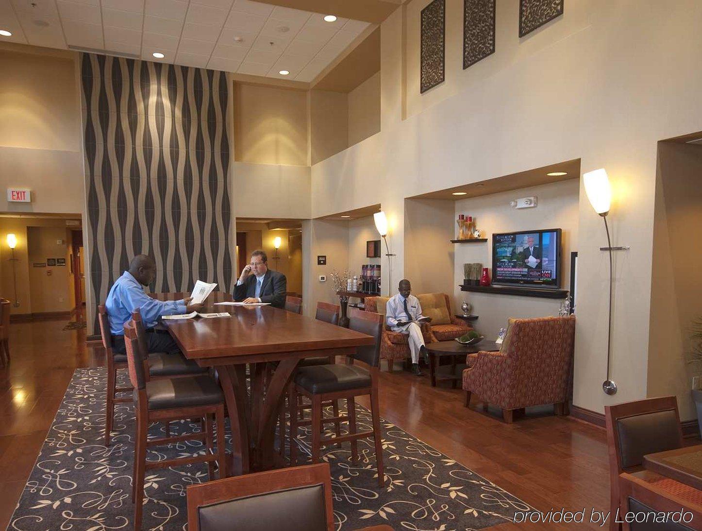 Hampton Inn & Suites Wichita-Northeast Ресторан фото